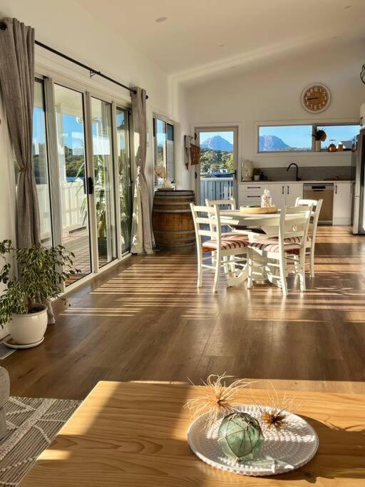 Вилла Viola - Seaside Retreat Коулс-Бей Экстерьер фото